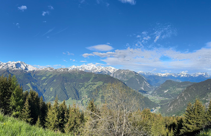 Randonnée le long du bisse du Levron