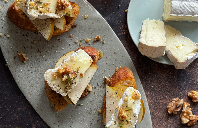 Bruschetta aux poires – La croûte fleurie dans sa version froide